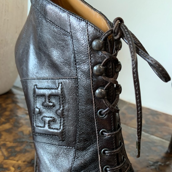 ♥️ESCADA BLACK LEATHER LACE UP ANKLE BOOTS - Picture 5 of 13